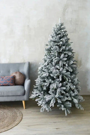 Künstlicher Weihnachtsbaum mit Schnee - Elsa, 210 cm, Kunstbaum von aplanta, in Grün weiß, für drinnen
