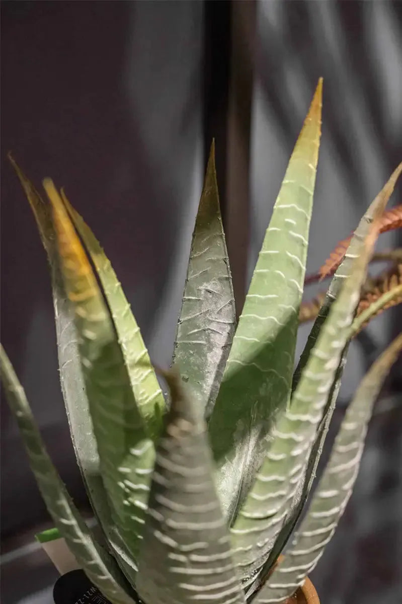 Künstliche Aloe - Patty, 30 cm, Kunstpflanze von aplanta, im schwarzen Topf, in Natur, für drinnen