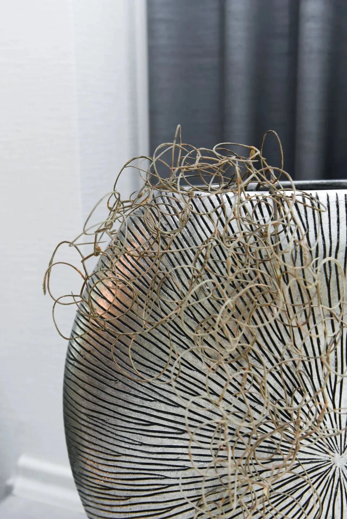 Bodenvase - Hailey, Pflanzkübel von aplanta, Schwarz, in Silber
