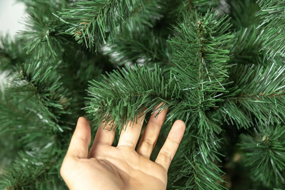 Künstlicher Weihnachtsbaum - Noel, 150 cm, Kunstbaum von aplanta, in Grün, für drinnen